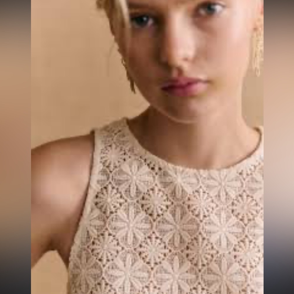 Lace Crochet Sleeveless Blouse - Cream